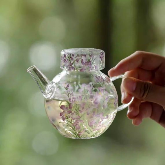 A Beautiful and Elegant Iris-Patterned High-Borosilicate