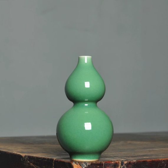 Table Ornament Vase - Leonard & Hazel